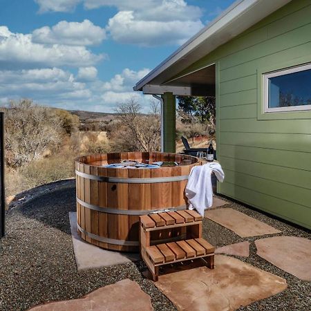 Pitchner Place Creekfront Hot Tub Fire Pit Cornville Exterior photo